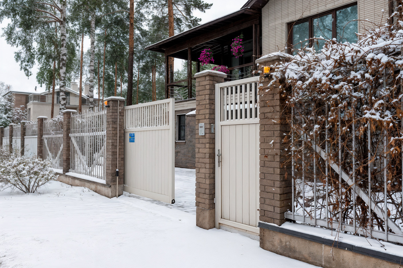 Как ухаживать за откатными воротами зимой: практичные советы для долгой службы